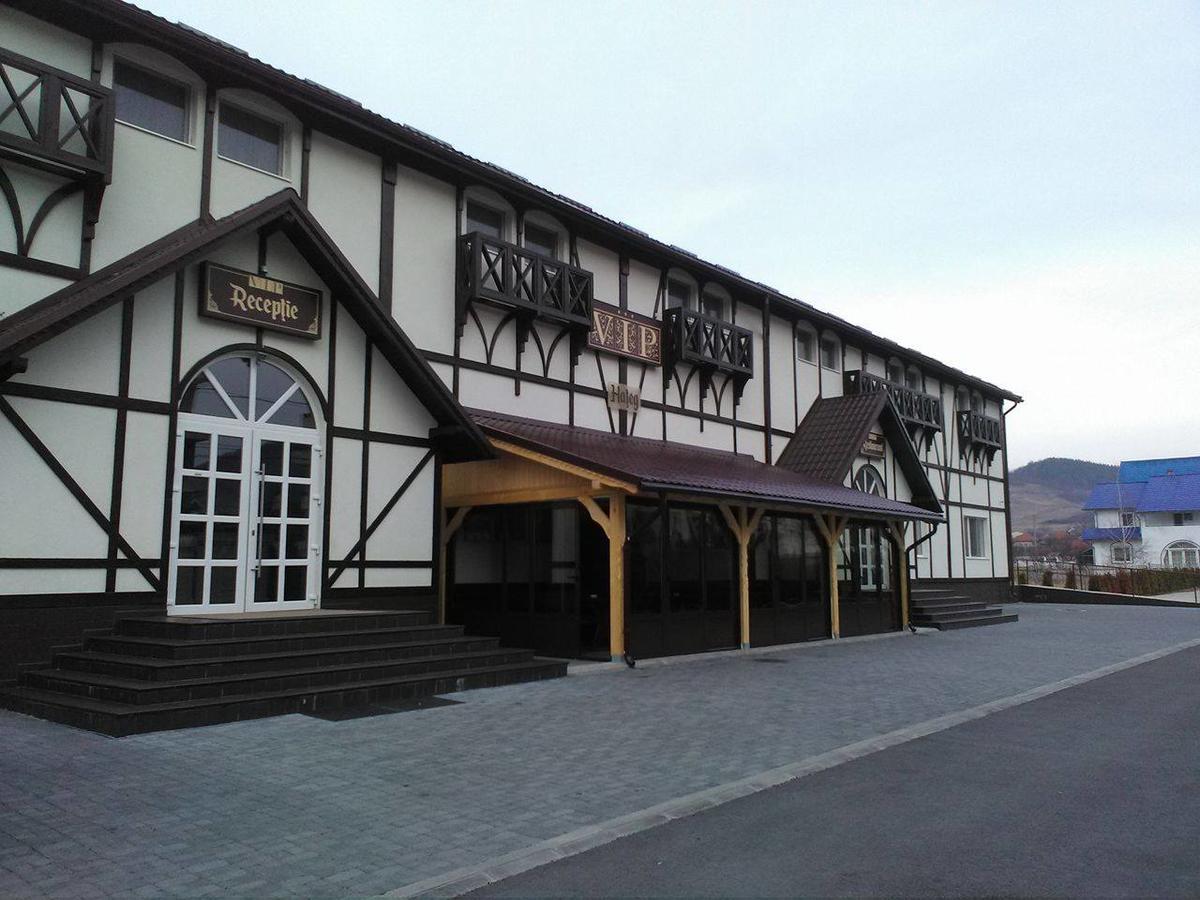 Vip Motel Restaurant Hateg Ngoại thất bức ảnh